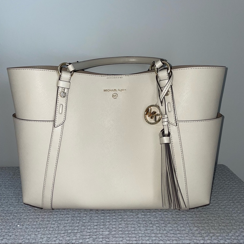 Sullivan Medium Saffiano Leather Top-Zip Tote Bag